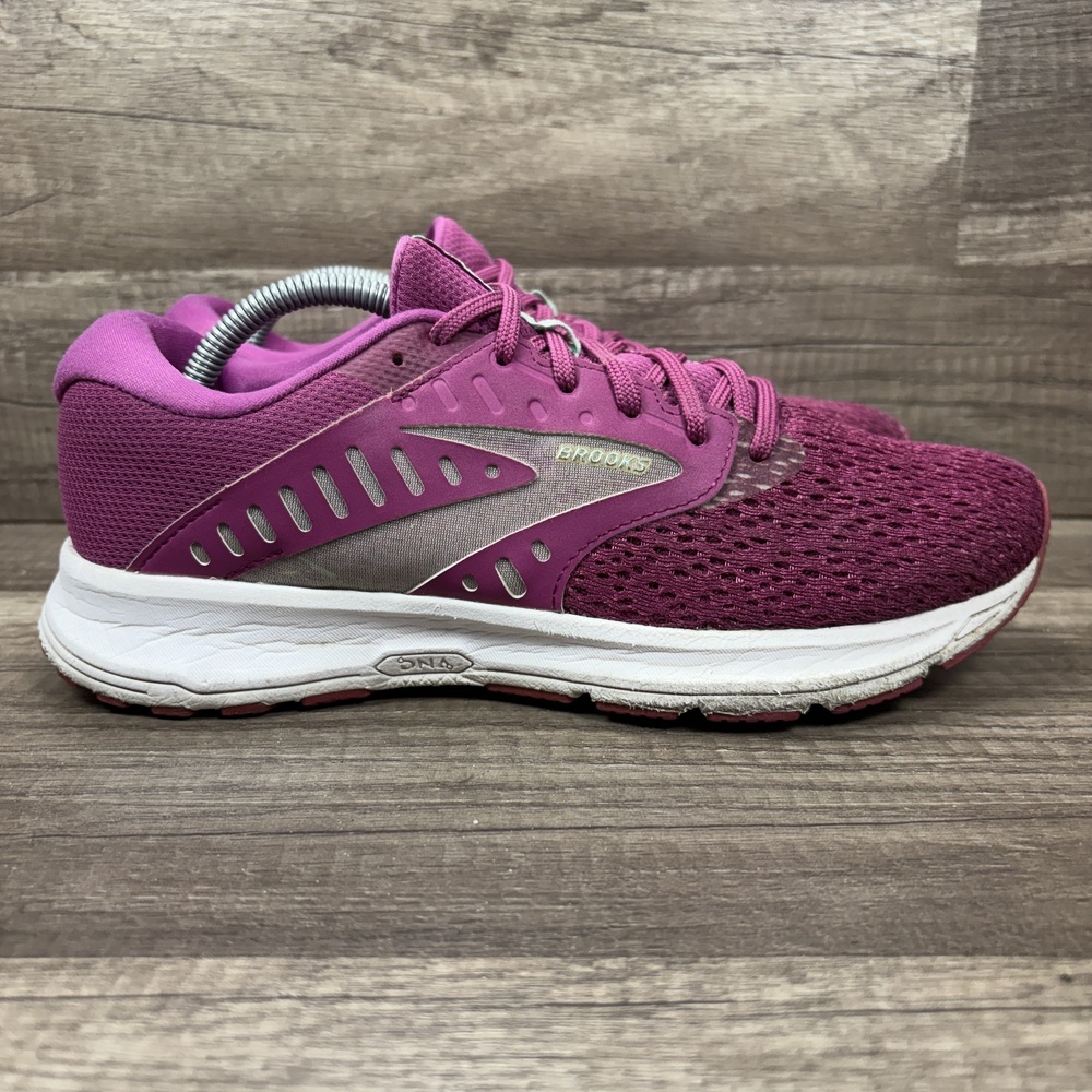Brooks Range 2 Pink Purple Womens US Size 8 EUR 39 1203621B553 Running Shoes